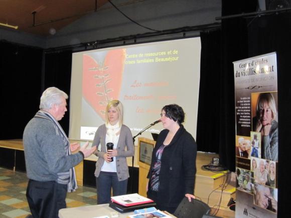 Conférencière avec participant