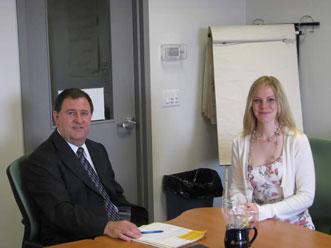 Gestion des opérations - Faculté d'administration, Mylène Lalonde et son superviseur Roger Gallant, Acadia Toyota (2008)