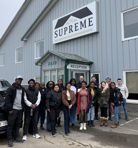 Visite étudiante chez Maisons Suprêmes à Tracadie