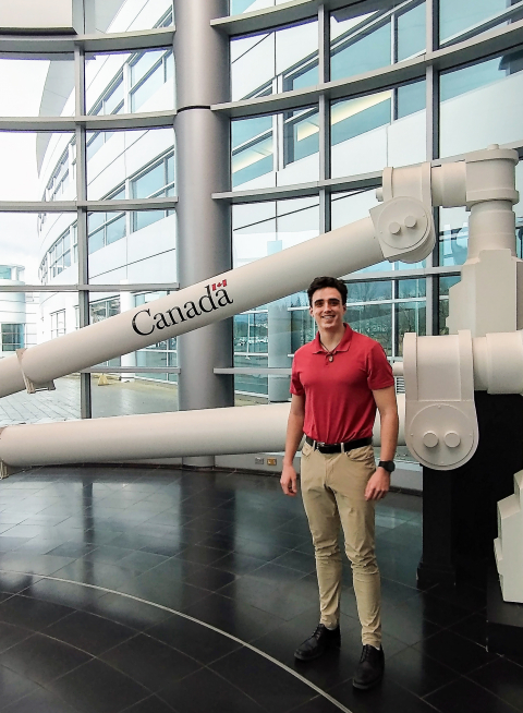 Étudiant de génie mécanique à l’Agence spatiale canadienne