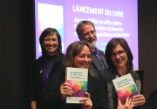 La photo nous fait voir, de gauche à droite, Manon Cormier, agente de projet à l'École des hautes études publiques (HEP); Pier Bouchard, professeure (HEP) et coéditrice de l'ouvrage; Sylvain Vézina, directeur adjoint (HEP); et Marie-Josée Laforge, agente de recherche (HEP). Éric Forgues, directeur de l'ICRML était absent lors de la prise de photo.