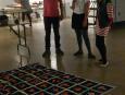 Stefan St-Laurent explique son projet aux guides de la galerie